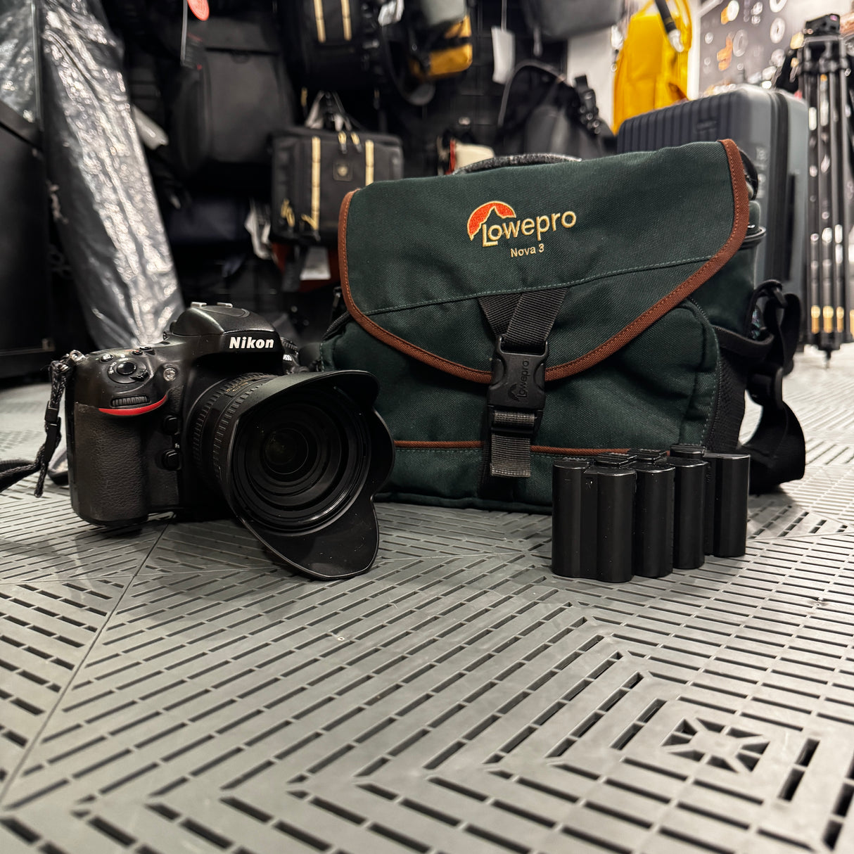 (USED) Nikon D800 with 24-85mm F3.5-4.5 G Lens