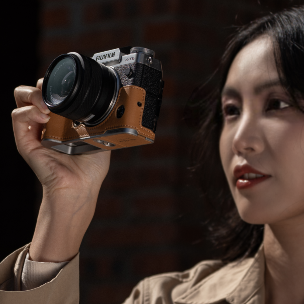 Leather Camera Case (For FujiFilm)