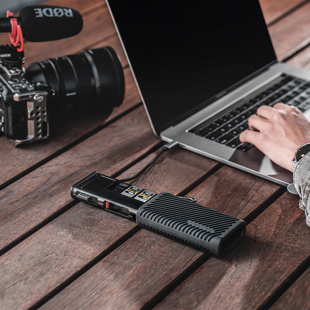 CFexpress CreateMate Card Reader Case