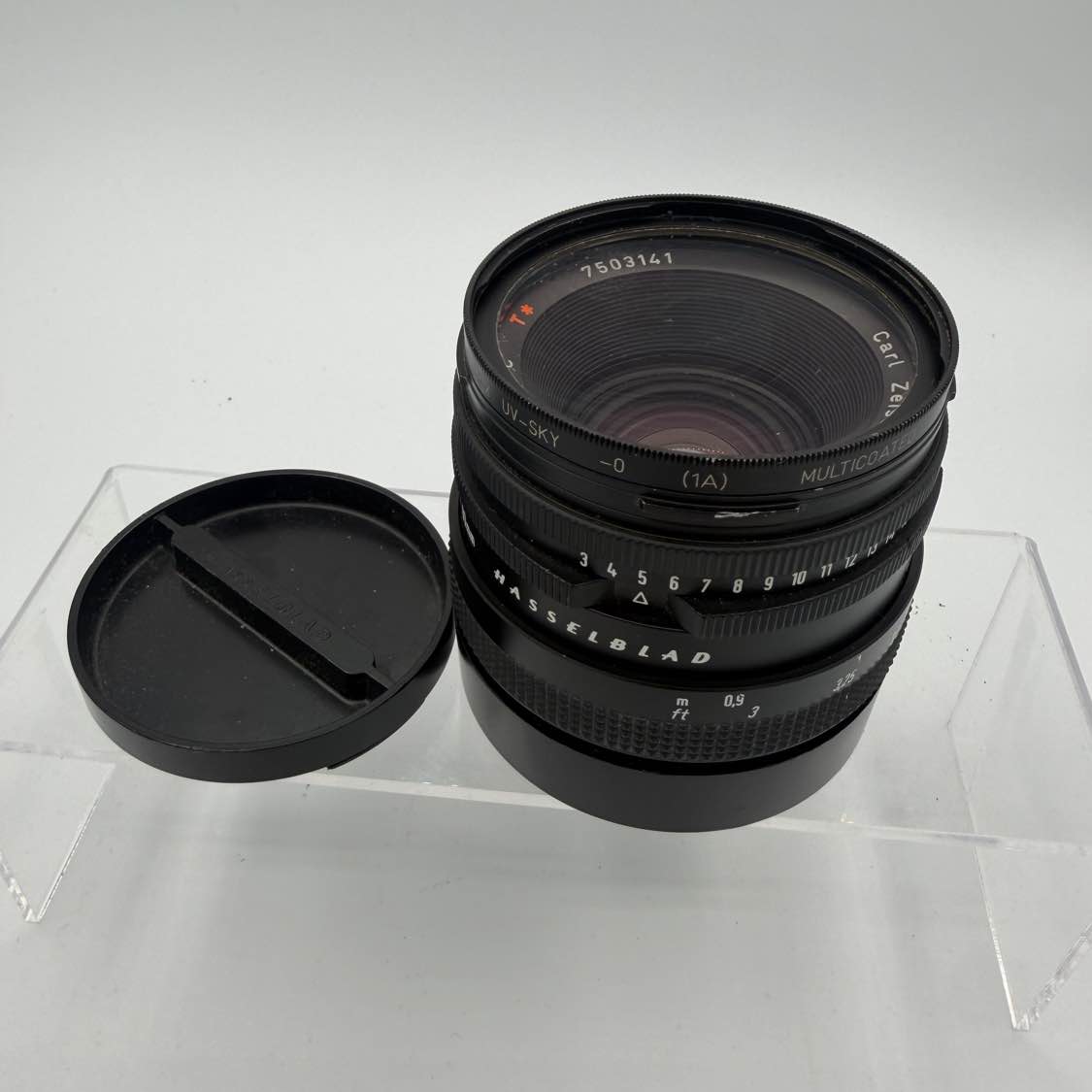(Used) Hasselblad Carl Zeiss 2.8/80mm C T* Planar with Protection Filter