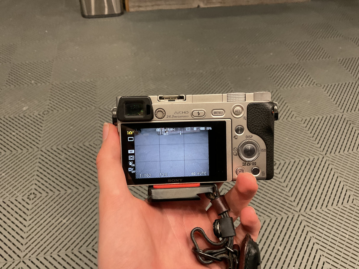 (USED) Sony a6000 with 16-50mm (NO RETURNS)