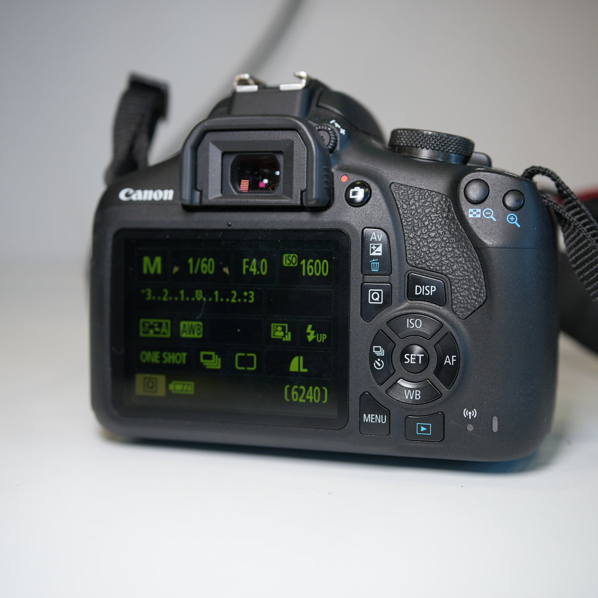 (USED) Canon EOS Rebel T7 DSLR Camera