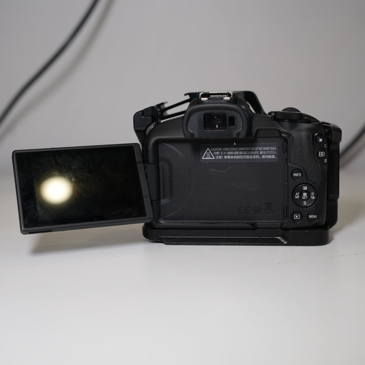 (USED) Canon EOS R50 with NEEWER Cage