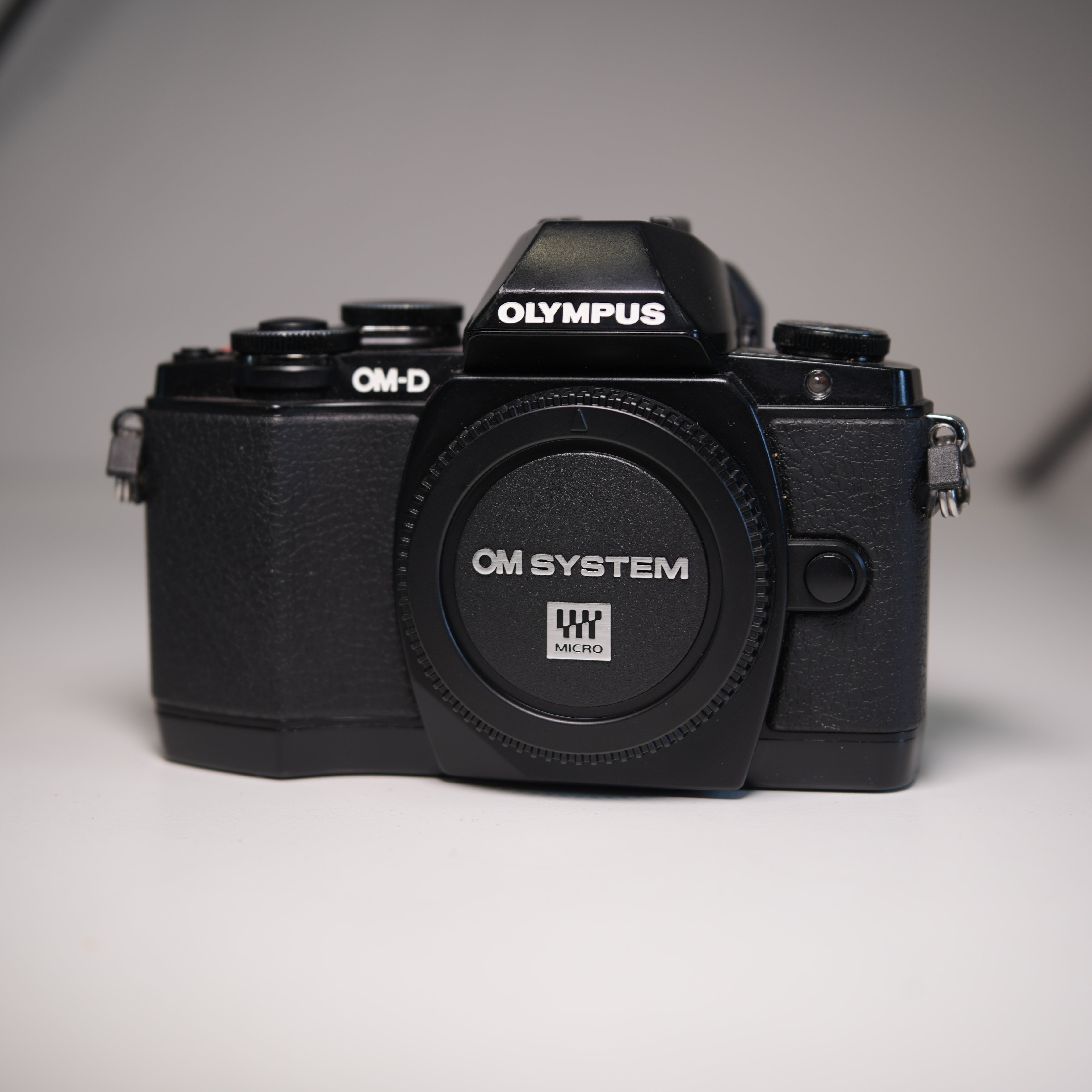 USED) Olympus OM-D E-M10 Mirrorless Camera (Body Only) – IMPULSE