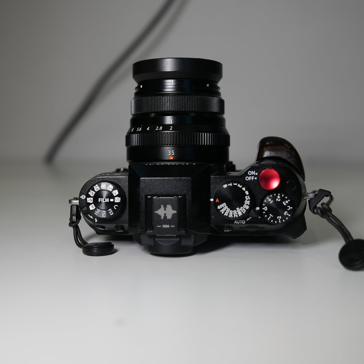 (USED) Fujifilm X-T50 Mirrorless Camera (Black) with Super EBC XF 35mm f/2 R WR Lens