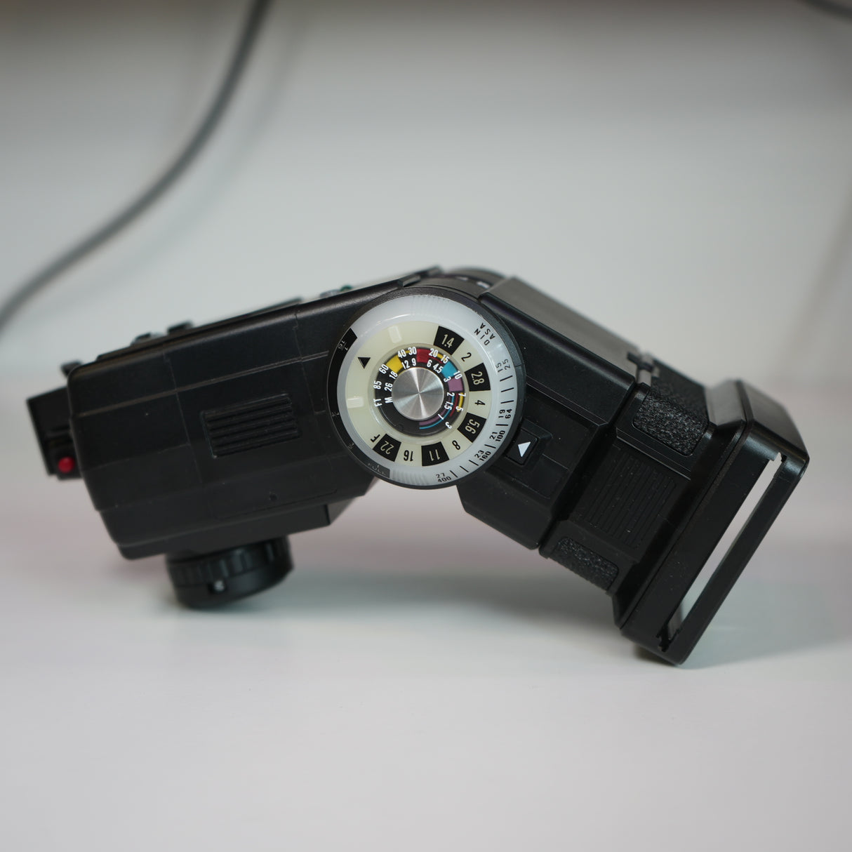 (USED) (UNTESTED) Vivitar 285HV Zoom Thyristor Flash (No Cord)