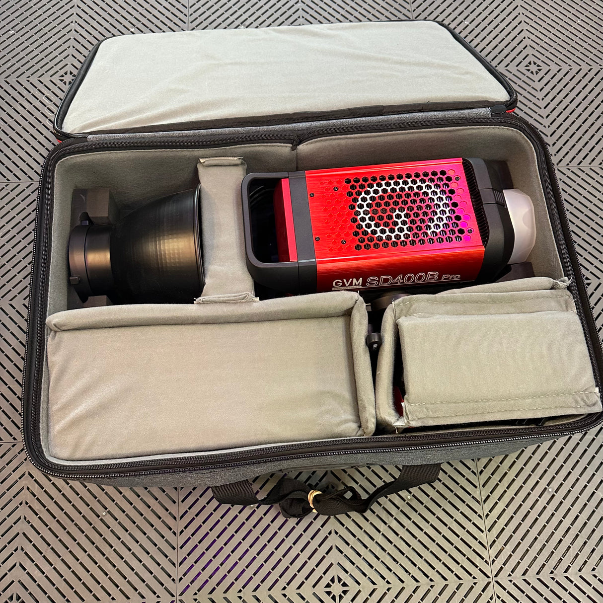 (USED) GVM Pro SD400B Bi-Color Studio LED Monolight (V-mount) **MINT CONDITION**