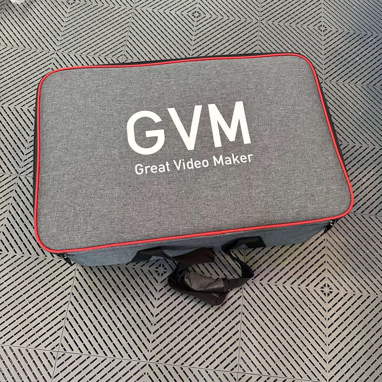 (USED) GVM Pro SD400B Bi-Color Studio LED Monolight (V-mount) **MINT CONDITION**