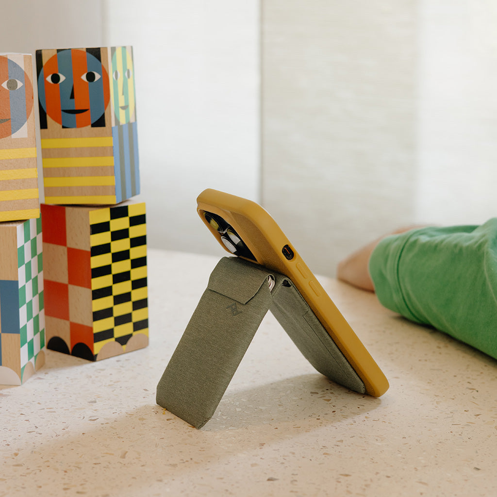 Mobile Wallet | Stand Wallet | Redwood | Fabric