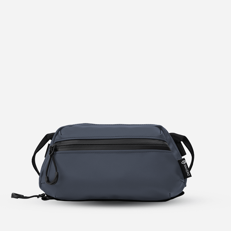 Medium Tech Bag | variant_ids: 39922324996176