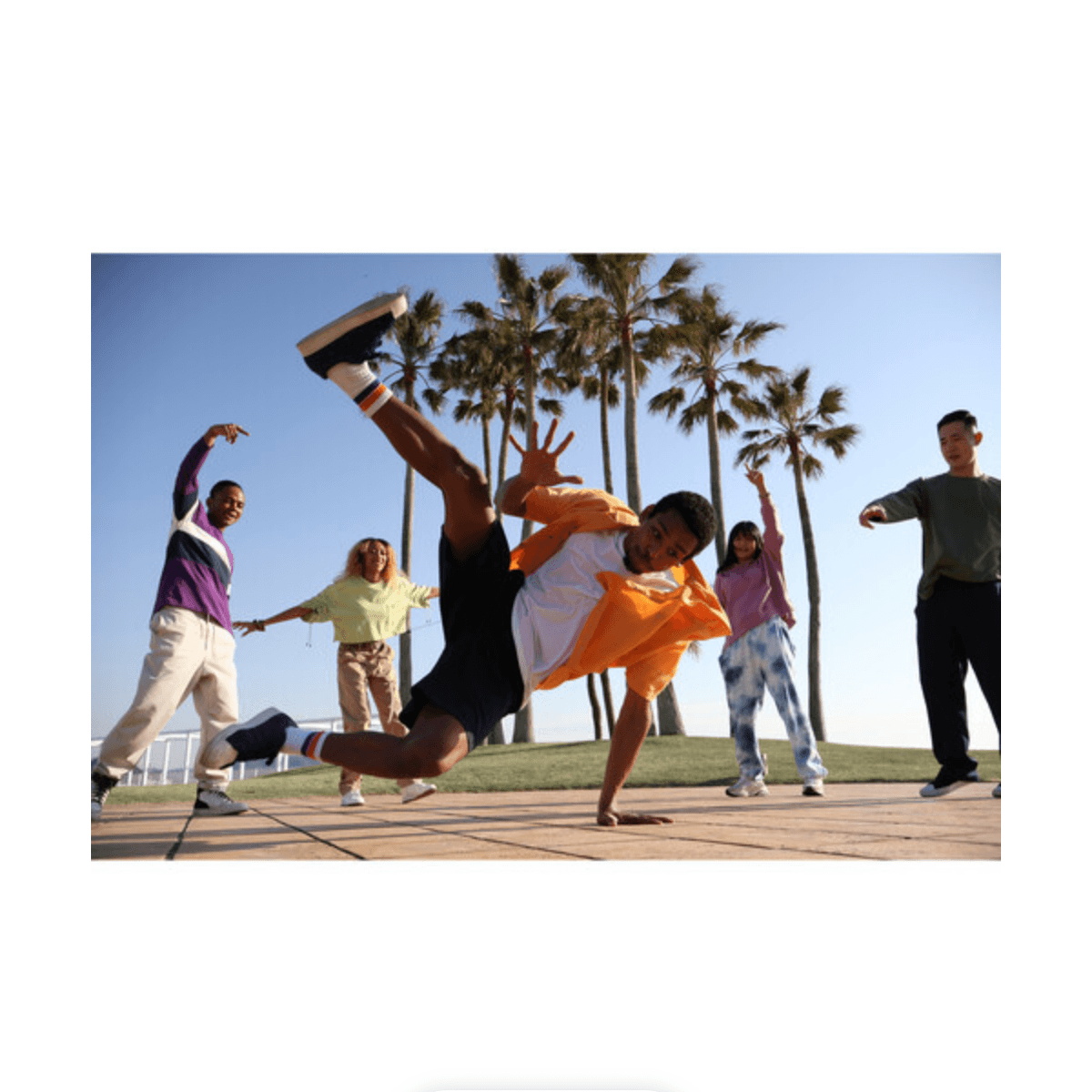 Canon EOS R10 Mirrorless Digital Camera with 18-45mm f/4.5-6.3 IS STM Lens