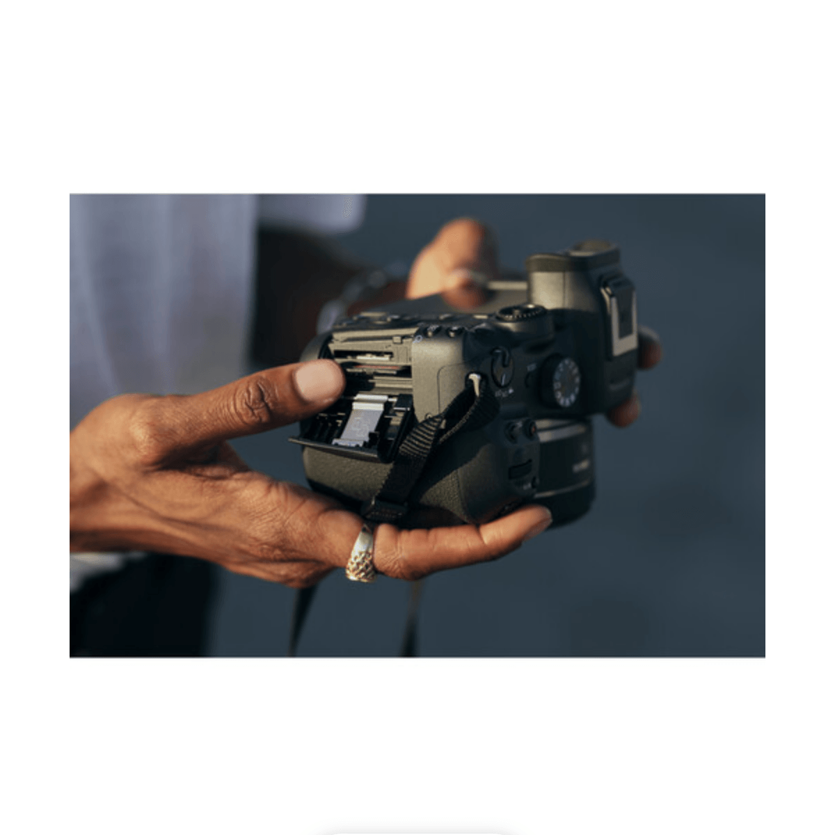 Canon EOS R7 Mirrorless Digital Camera (Body Only)