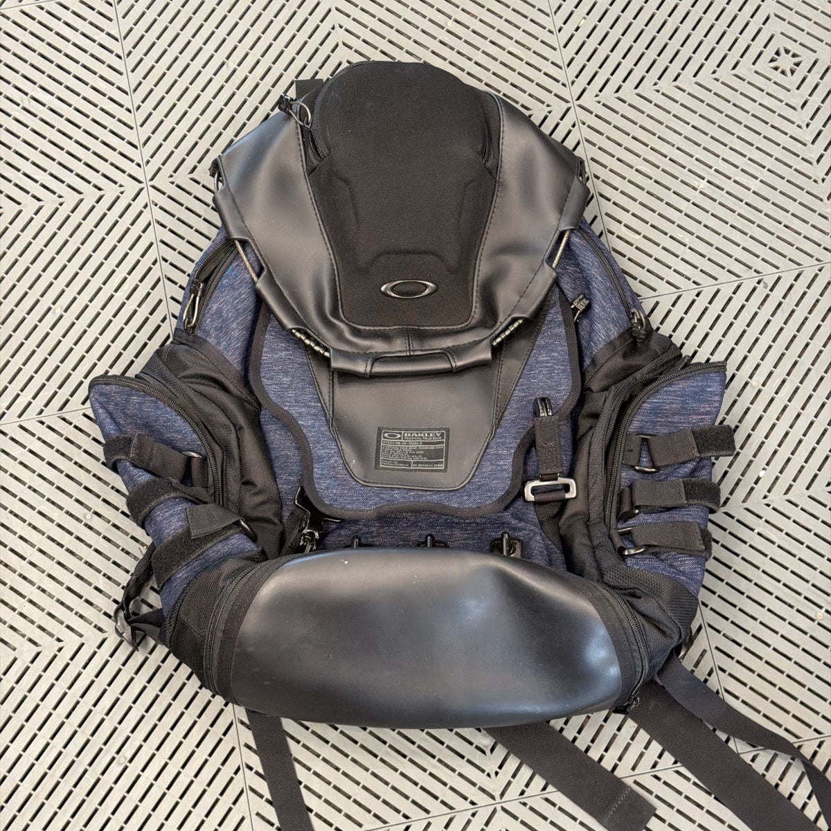 Used Oakley Tactical Field Gear AP40 Field Index Backpack
