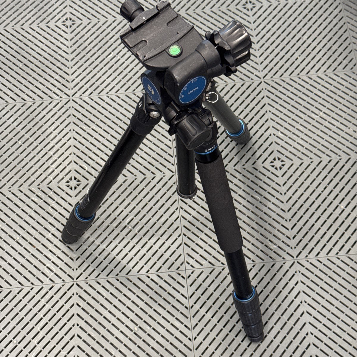 Used Benro GD3WH Tripod