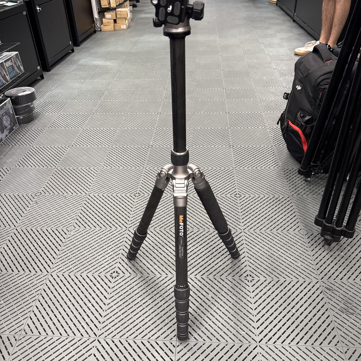 Used MeFoto GlobeTrotter C2350 Carbon Fiber Tripod