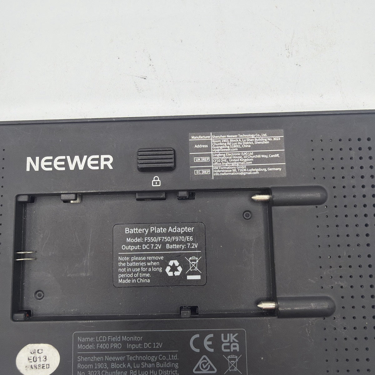 Used Neewer F400 PRO LCD Field Monitor