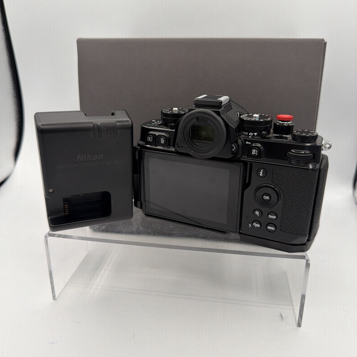 Used Nikon Zf with 40mm Camera