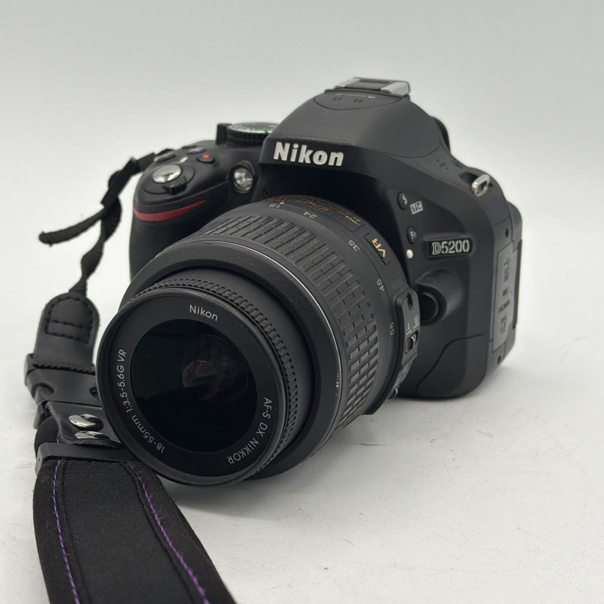 Used Nikon D5200 w/ 18-55mm VR DX Lens Camera