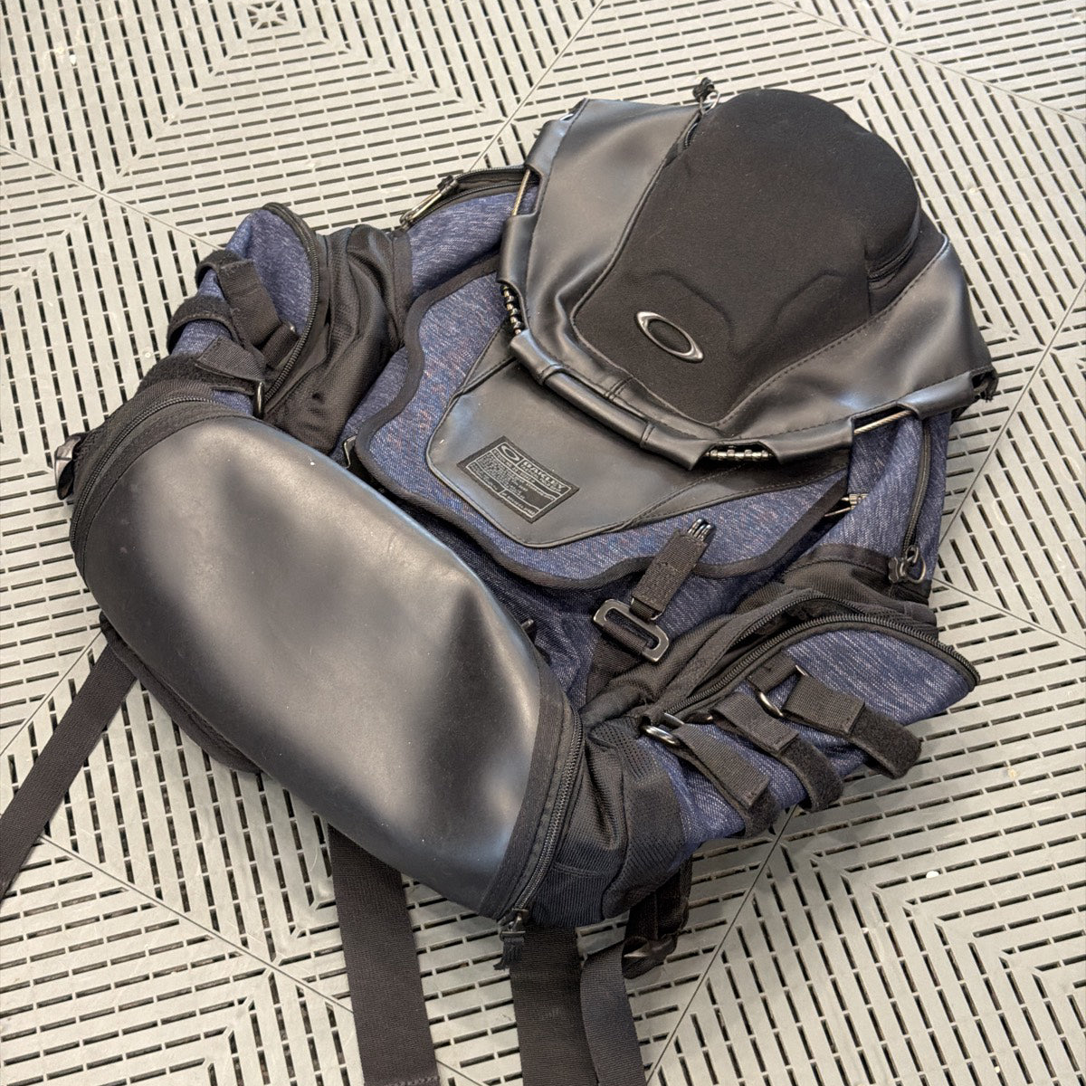 Used Oakley Tactical Field Gear AP40 Field Index Backpack