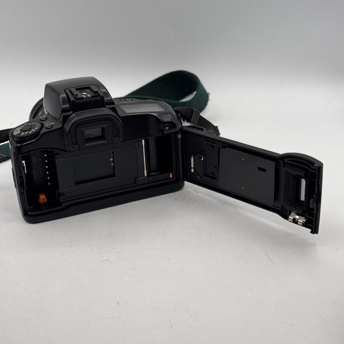 Used Canon EOS Elan with 28-80mm F3.5-5.6 II Camera