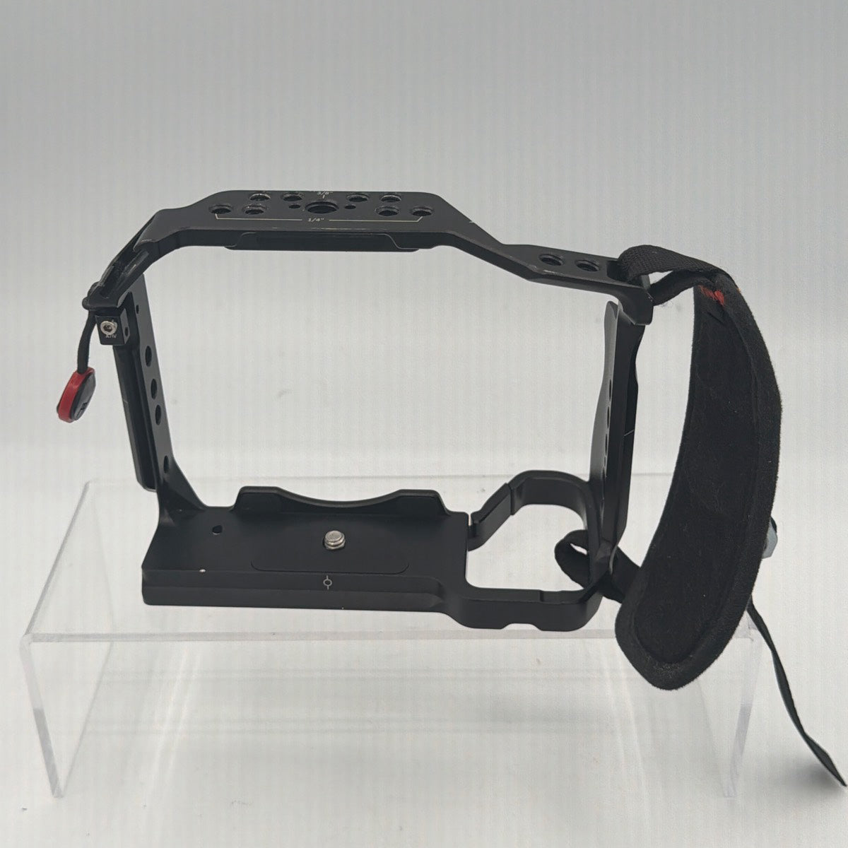 Used DJI Smallrig Cage 3667 for A7iv, A7v