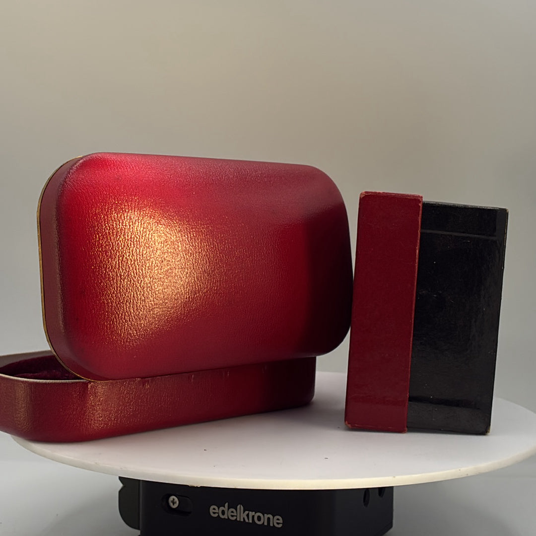 Used Elgeet lens case (empty presentation case, no lens)