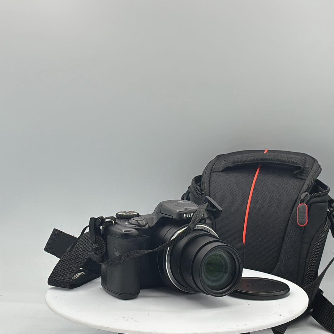 Used Fujifilm FinePix S8600 Camera