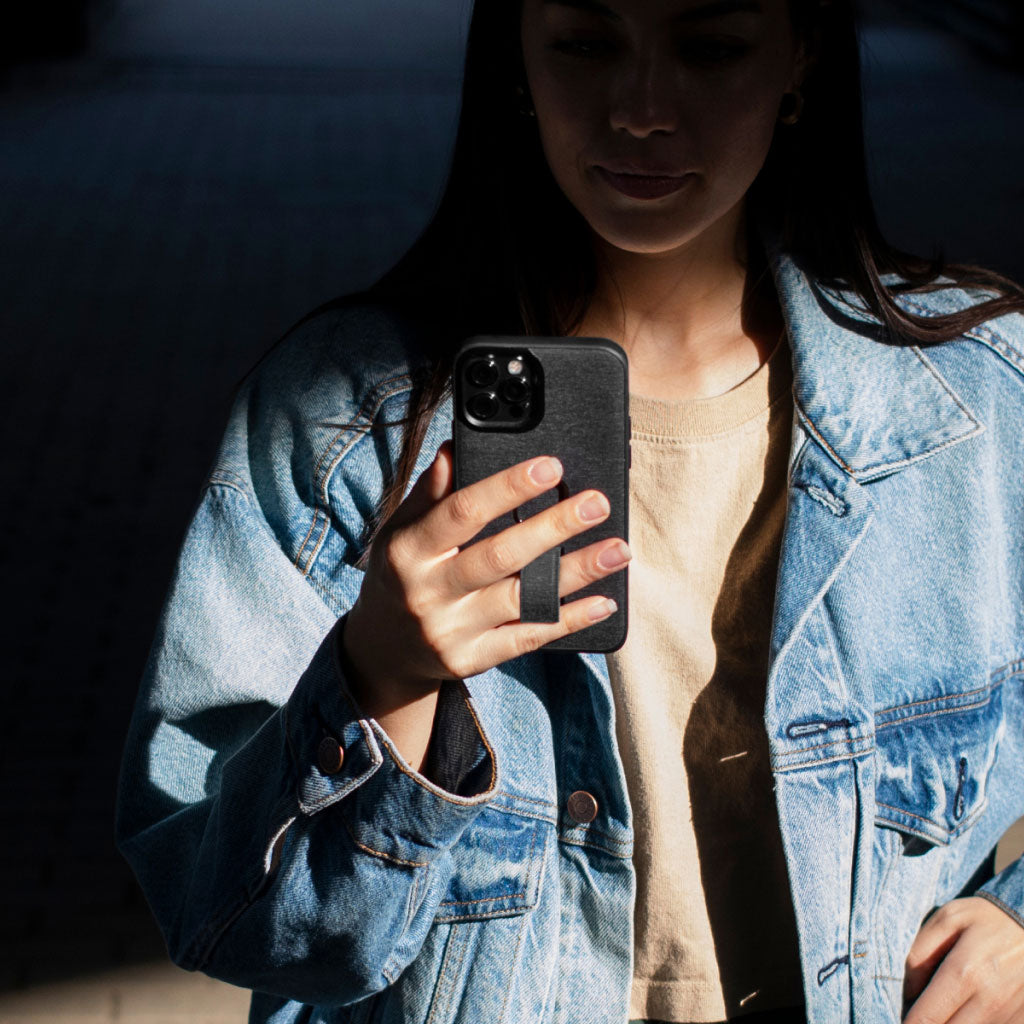 Everyday Loop Case | iPhone 14 | Charcoal