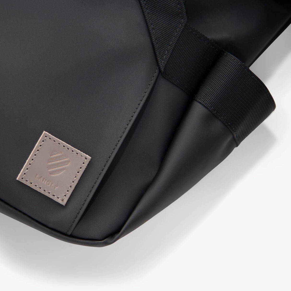 Bravo Mirrorless Shoulder Bag