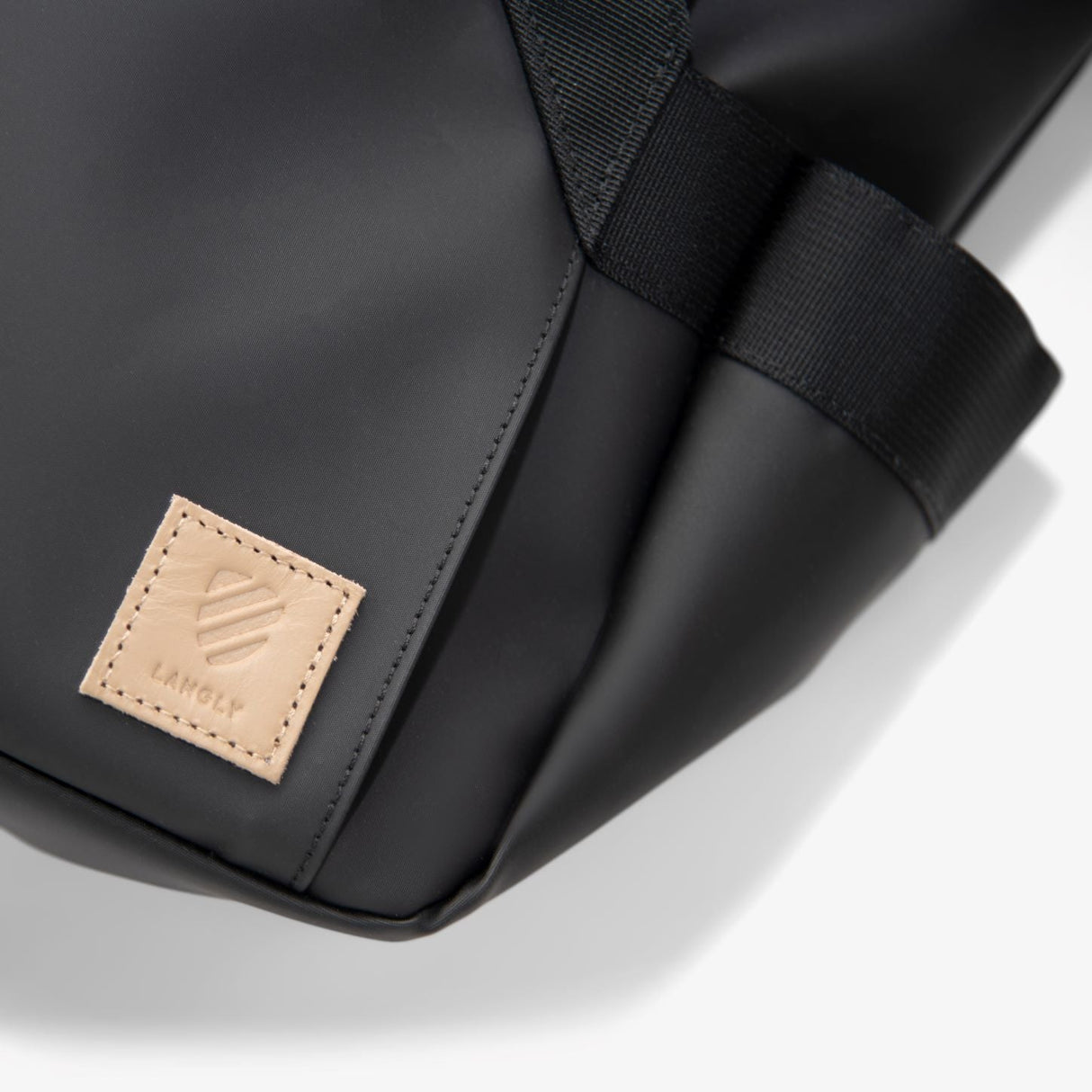 Bravo Mirrorless Shoulder Bag