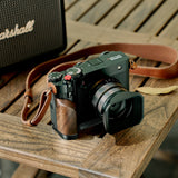 SmallRig L-Shape Mount Plate with Wooden Handle for FUJIFILM GFX100RF (Black)