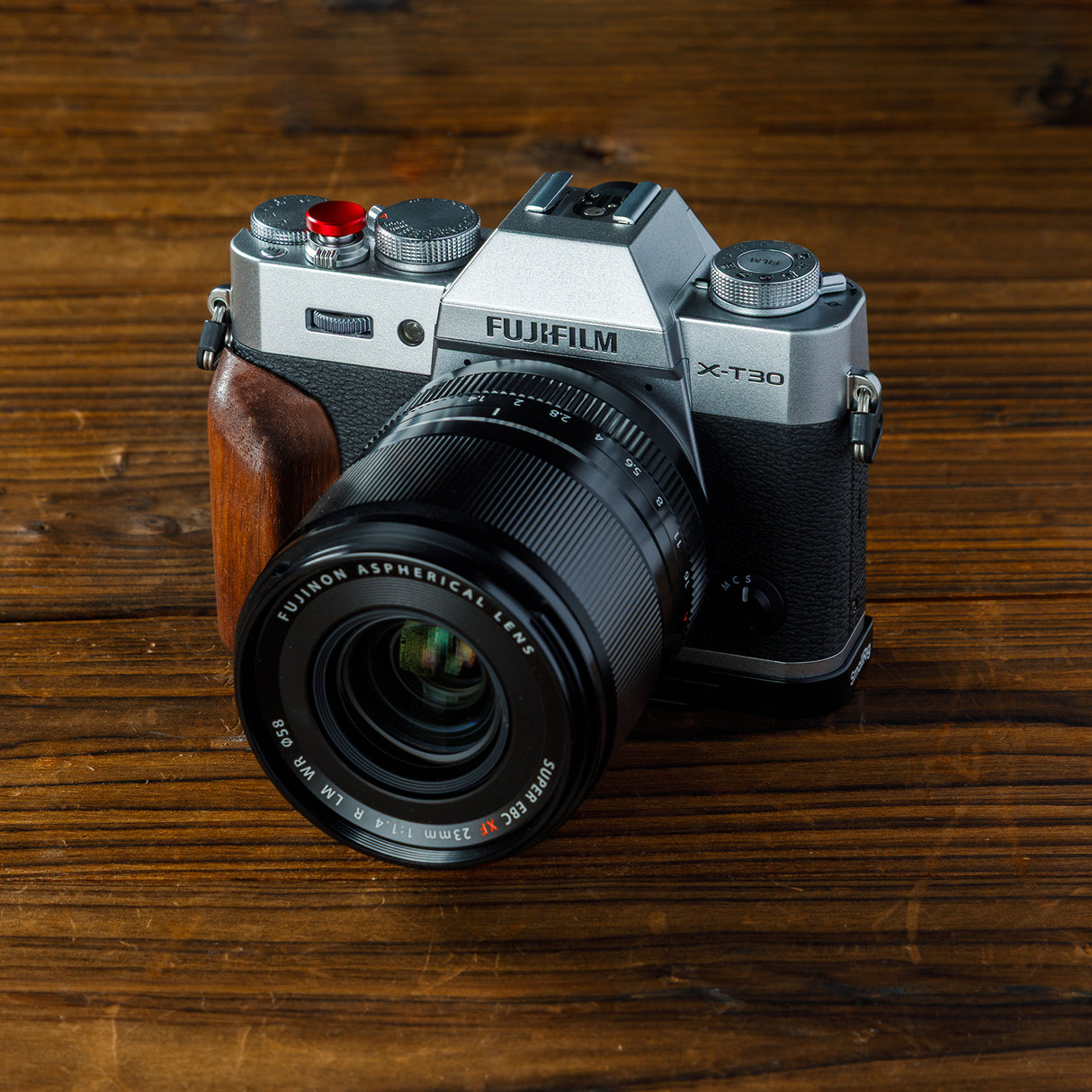 SmallRig L-Shaped Mount Plate with Wooden Handle for FUJIFILM X-T30 & X-T30 II & X-T30 III (Black)