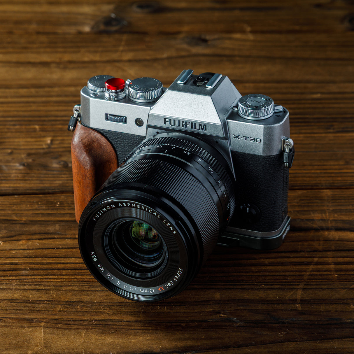 SmallRig L-Shaped Mount Plate with Wooden Handle for FUJIFILM X-T30 & X-T30 II & X-T30 III (Charcoal Silver)