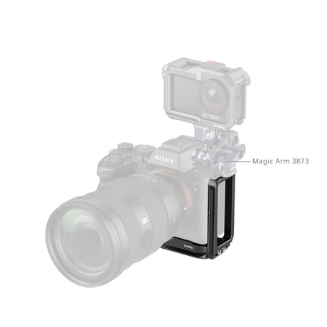 SmallRig L-Shaped Mount Plate with AirTag Slot for Sony Alpha 7 V / 7R V / 7 IV