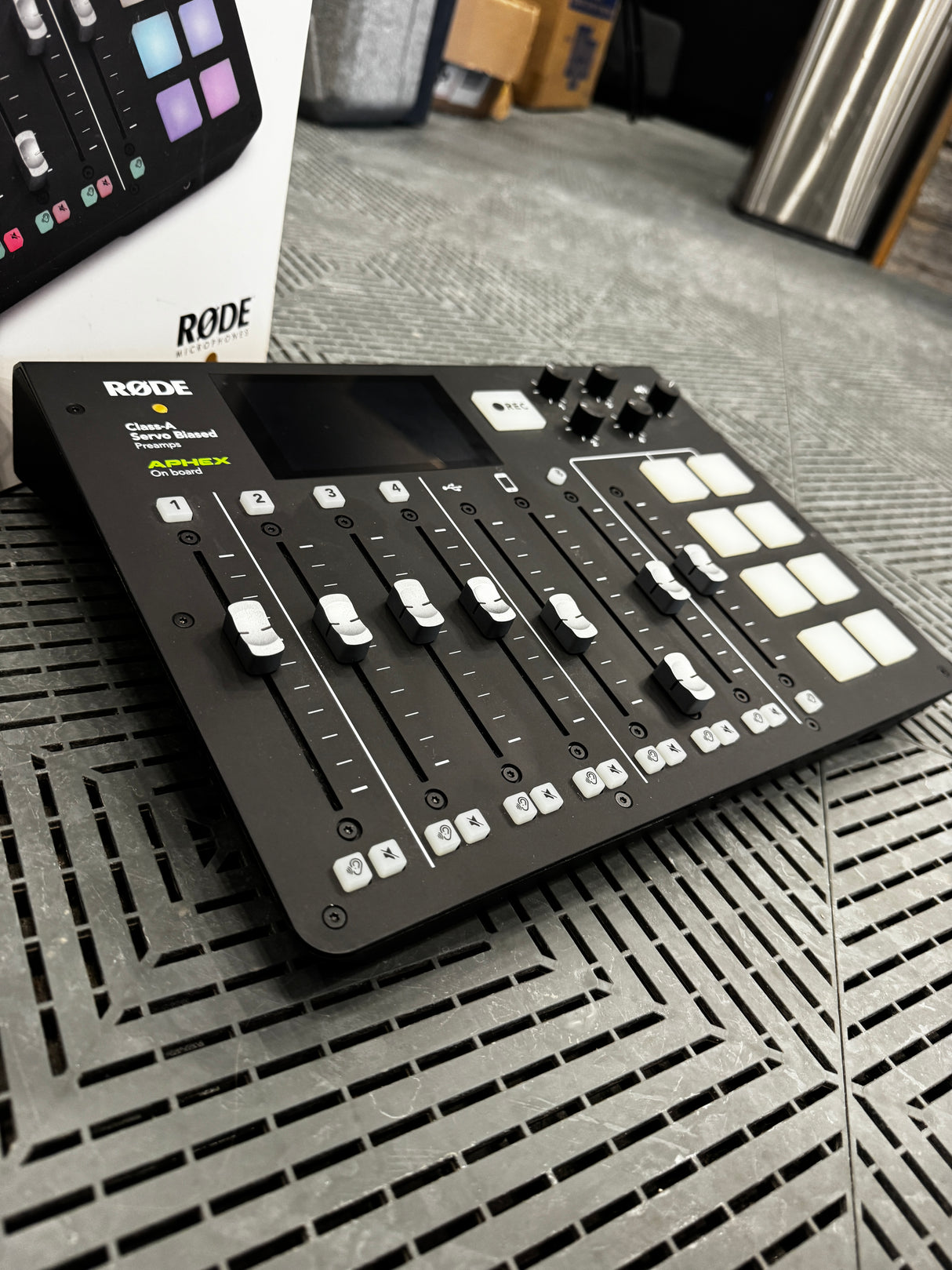 (USED) RODECaster Pro