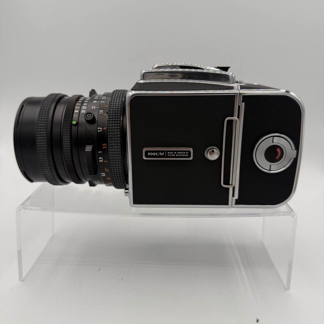 (Used) Hasselblad 500C/M & A12 Back with Hasselblad Carl Zeiss 4/50 Distagon T* Lens