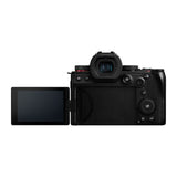 G9II Mirrorless Camera + 12-60mm F2.8-4.0 Lens
