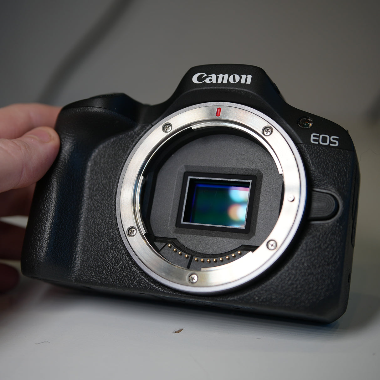 (USED) Canon EOS R100 Mirrorless Camera FULL KIT!