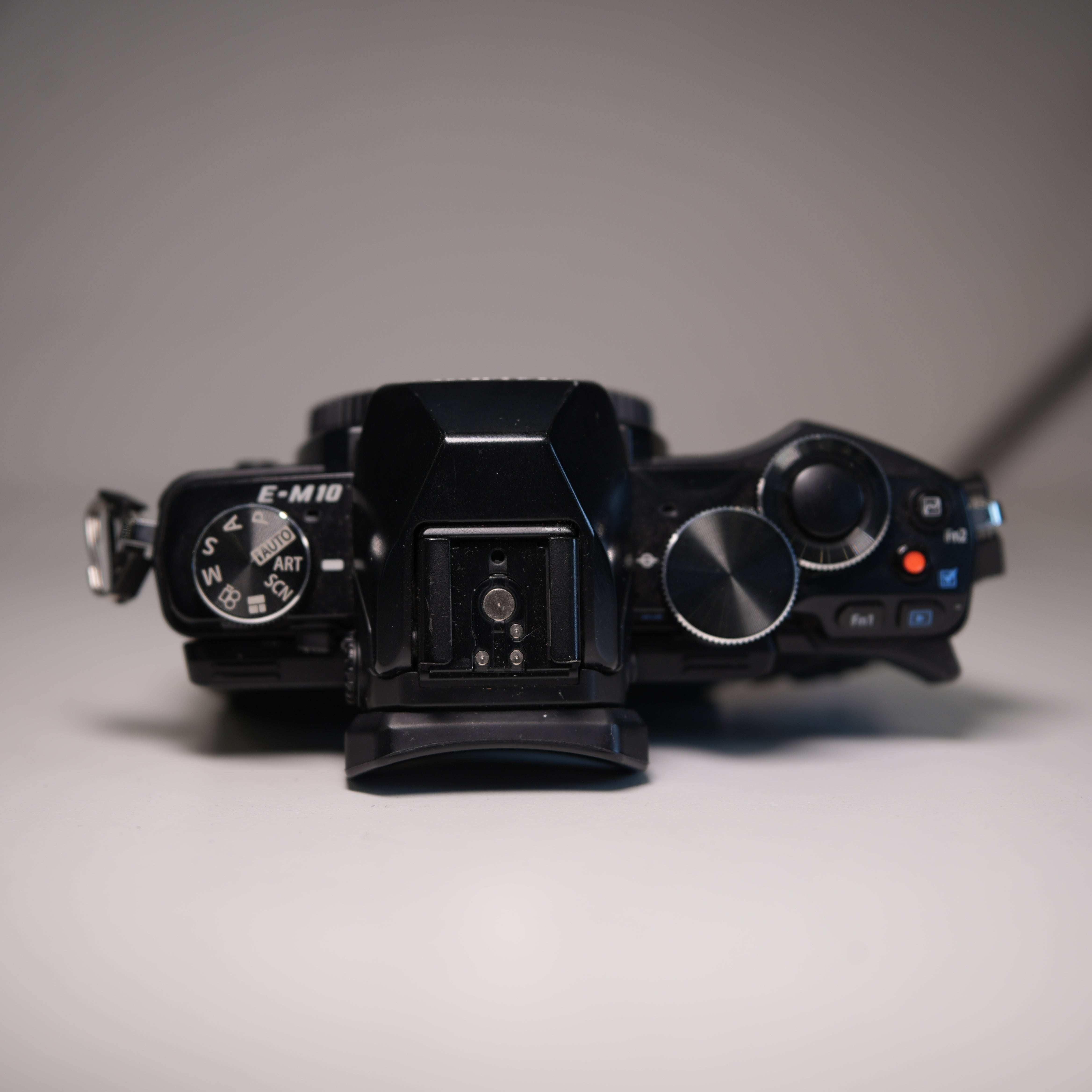 USED) Olympus OM-D E-M10 Mirrorless Camera (Body Only) – IMPULSE