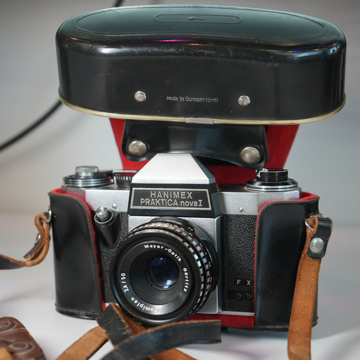 (USED) (UNTESTED) Hanimax Praktica Nova I Camera w/ Leather Case