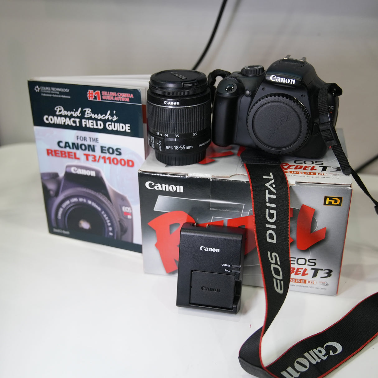 (USED) Canon EOS Rebel T3 Bundle!