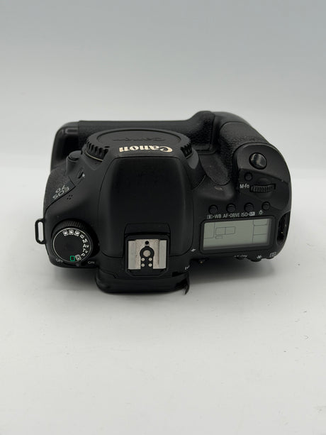 Used Canon EOS 7D w/ Battery Grip
