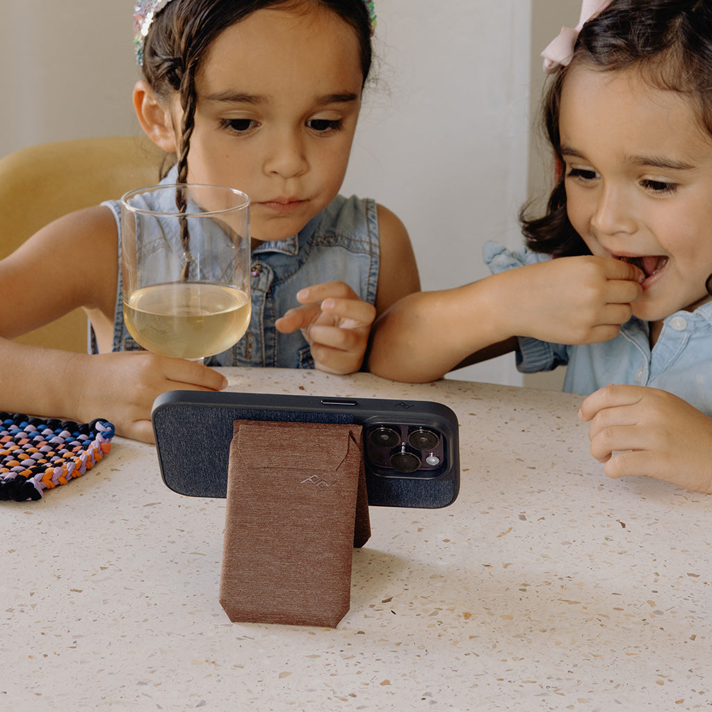 Mobile Wallet | Stand Wallet | Redwood | Fabric