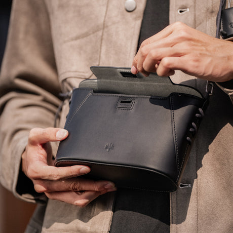OneGo Classic Crossbody Mobile Bag