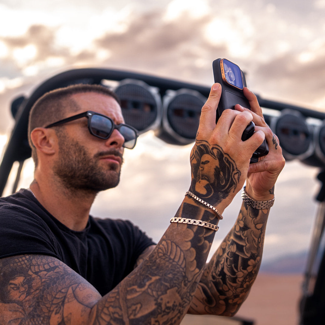 LiteChaser 17 Grip with Bluetooth Shutter