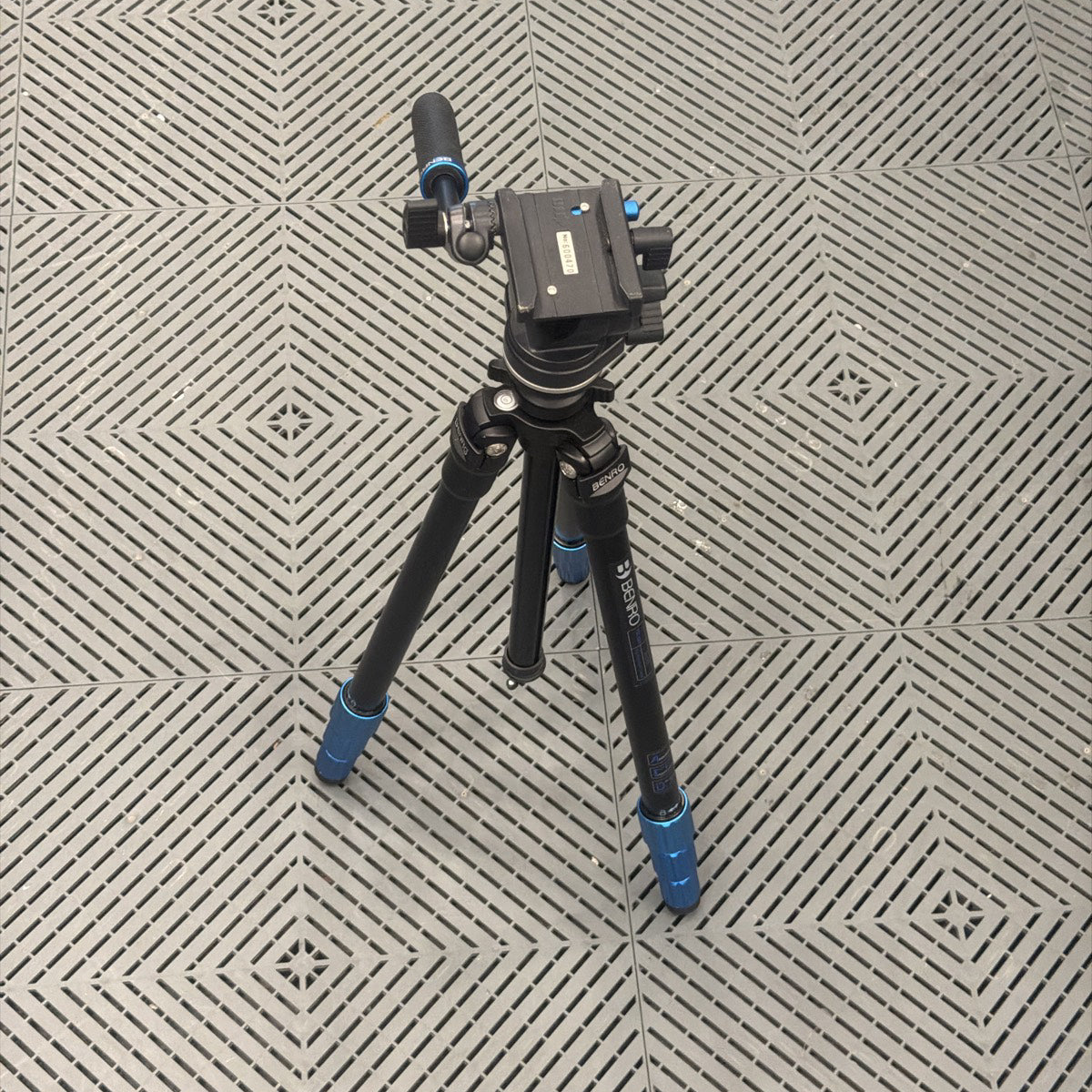 Used Benro Aero Tripod