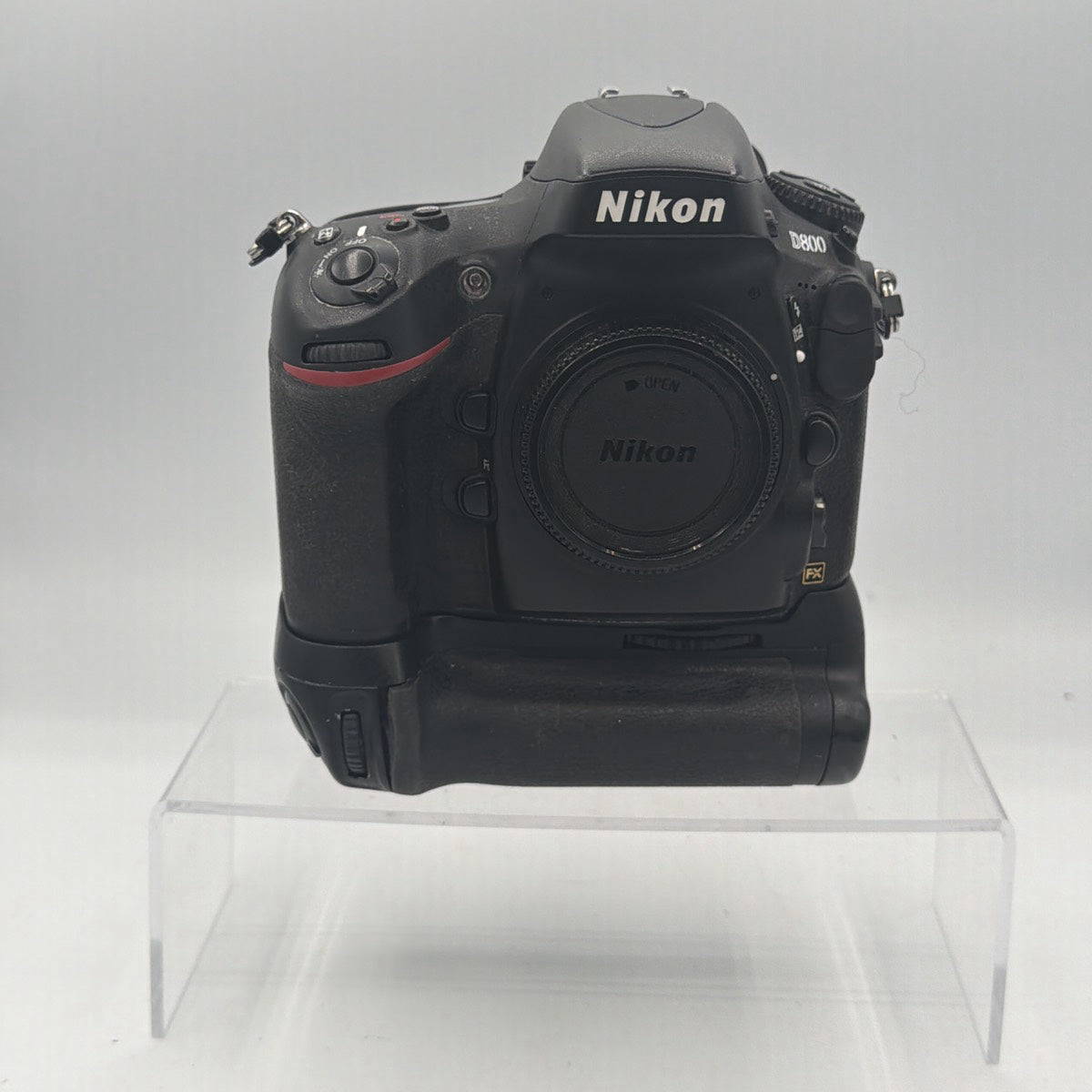 Used Nikon D800 with grip Camera