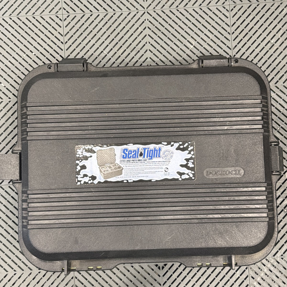 Used Doskocil Seal Tight Extra-Large Photo/Video Case