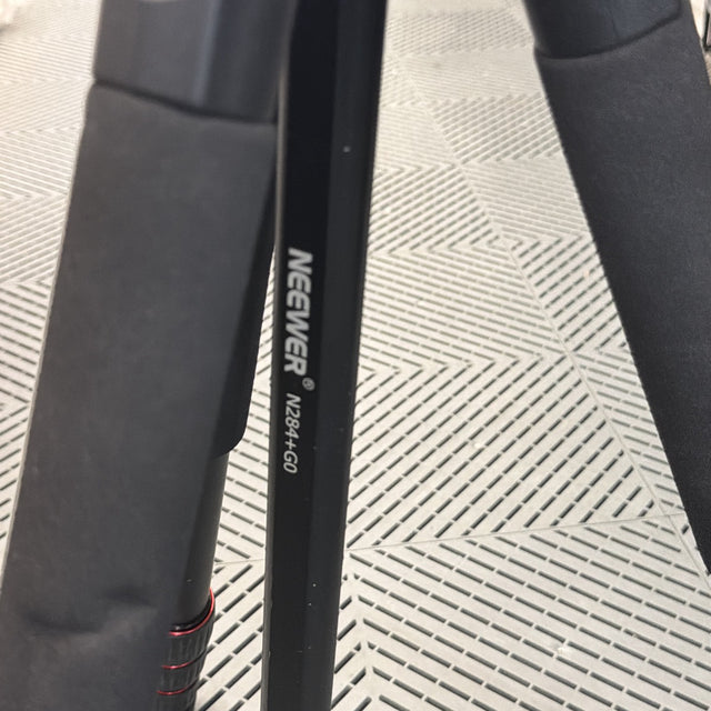 Used Neewer N284+G0 Tripod