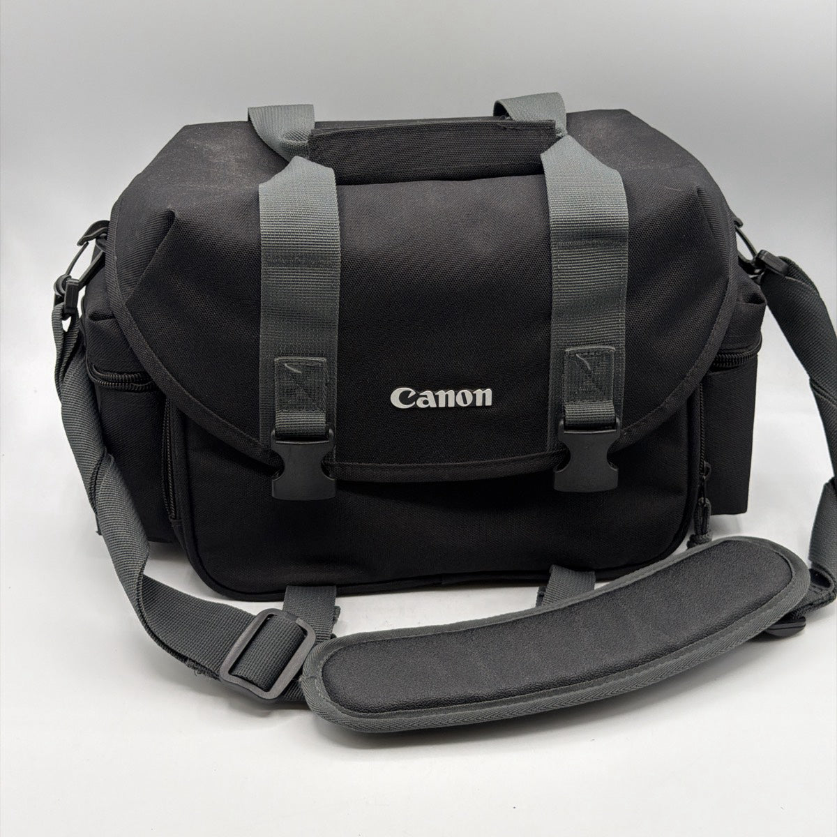 Used Canon Gadget Bag 2400